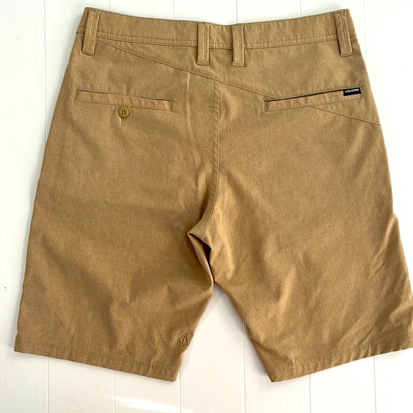 VOLCOM Shorts - Picture 5 of 7